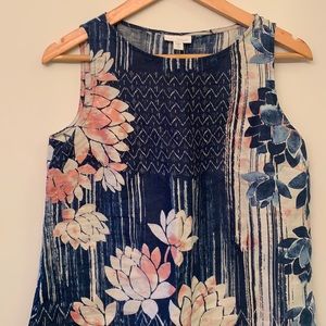 Flowered sleeveless linen shirt